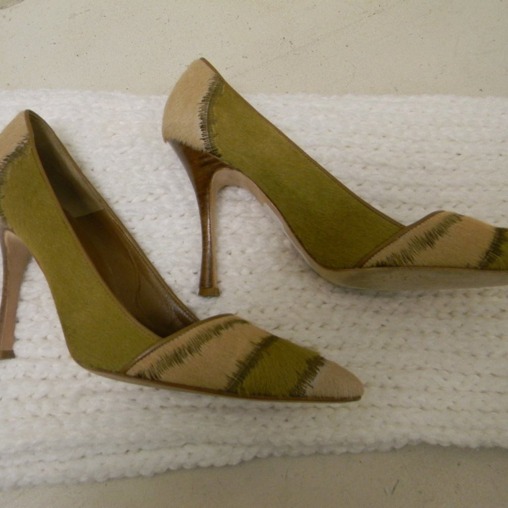 MANOLO BLAHNIK PUMPS Size 8
